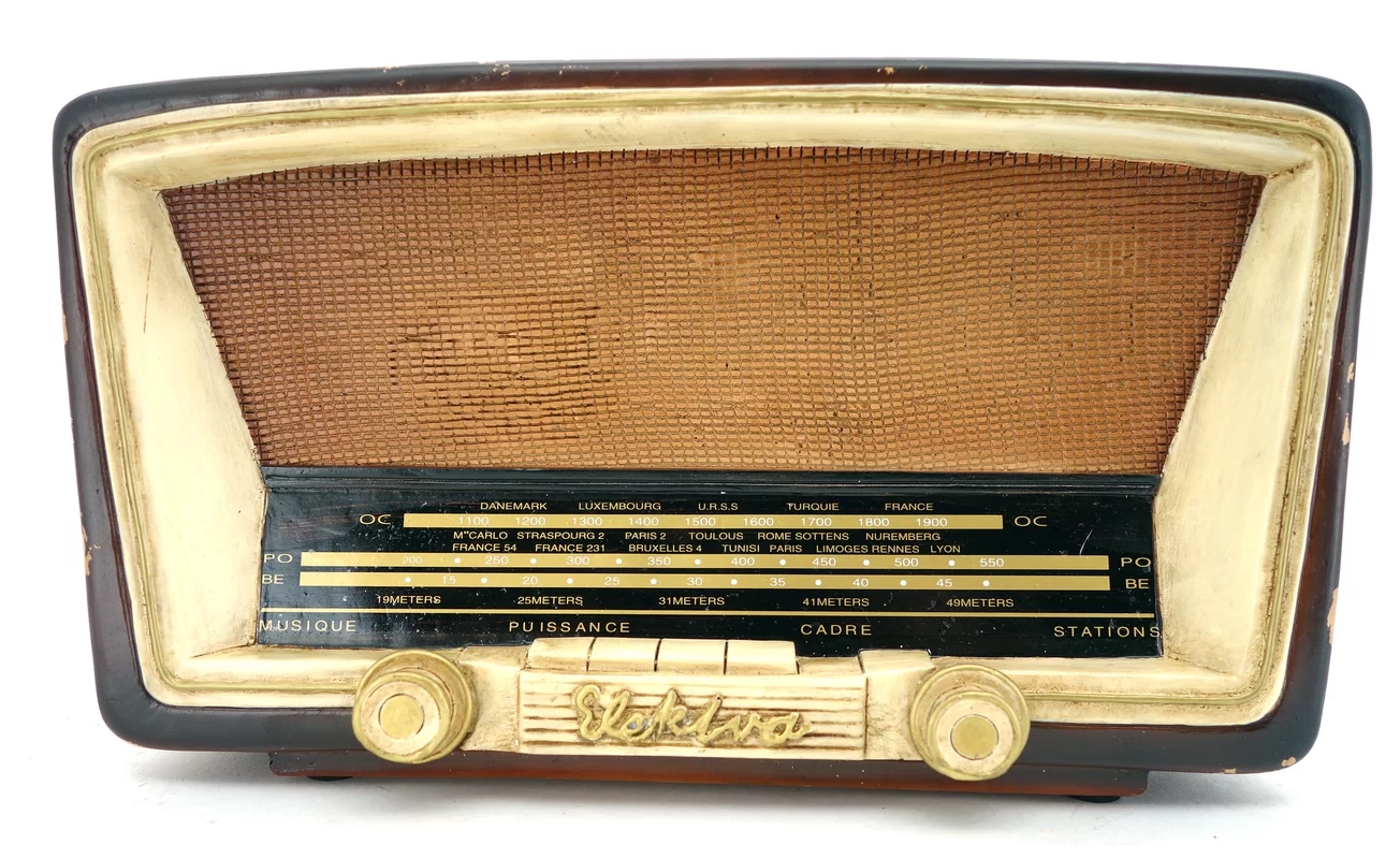 Tuberadio একটি চমৎকার অনলাইন মিউজিক প্লেয়ার