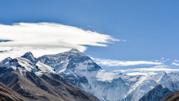 আসুন জেনে নিই মাউন্ট এভারেস্টের সব অজানা কাহিনী