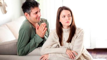 বিব্রতকর ও অপ্রত্যাশিত প্রশ্ন এড়িয়ে চলার উপায়