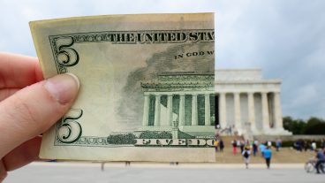 দৈনিক ৫  থেকে ১০ ডলার আর মাসে ১২০০০ থেকে ৩০০০০ টাকার একটি সলিড এবং সত্যিকার উপায় নিয়ে নিন