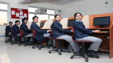 প্রতিটি বেকার এবং স্বপ্নবাজ মানুষকে এই লেখাটি অবশ্যই পড়া উচিত