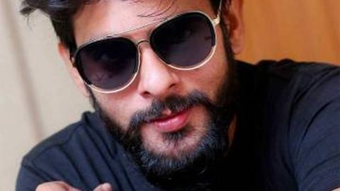 নববর্ষ রাঙিয়ে দিন নতুন চশমায়