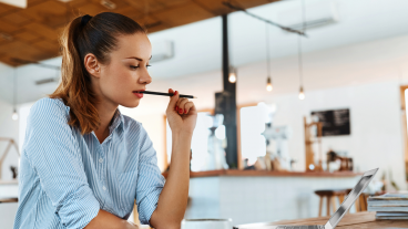 ফ্রিল্যান্সিং: লিখে আয় করুন