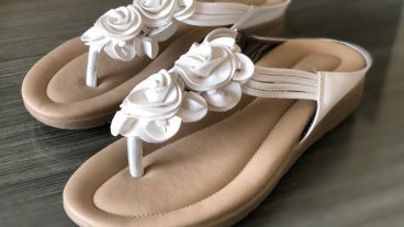 লেডিস ফ্যাশনে বাহারি স্যান্ডেল