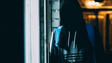 [অর্ণবের ইস্কুল-০১]  হ্যাকার হওয়ার হাতেখড়ি: IP এড্রেস হ্যাকিং শিখুন