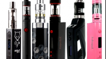 সিগারেট কেনার ঝামেলা থেকে মুক্তি দেবে ভিন্ন ফ্লেভারের ইলেকট্রিক সিগারেট!
