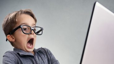 রেজিস্ট্রি এডিটের মাধ্যমে সাজিয়ে নিন উইন্ডোজ ১০ কে আপনার নিজের মতো করে