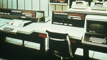 টেক কোম্পানিগুলোর ৪০টি ক্ল্যাসিক ছবি যেগুলো না দেখলেই নয়