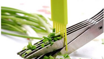 ঝটপট রান্না সারতে রান্নাঘরে যা রাখবেন