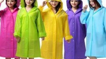 রেইনি ডের জন্য চমৎকার কিছু রেইনকোট﻿