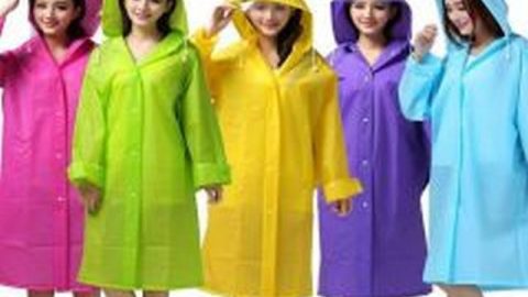 রেইনি ডের জন্য চমৎকার কিছু রেইনকোট﻿