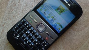 আপনার পুরুনো নকিয়া NOKIA ফোন কি ফেলে দিতে যাচ্ছেন? থামুন