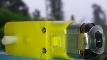 গিয়ার মটর দিয়ে খুব সহজে খেলনা গাড়ি বানান