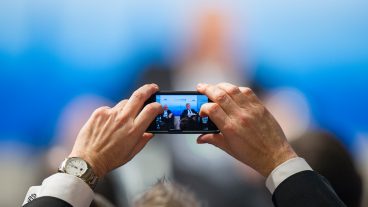 মোবাইল ফোন কেনার আগে ভেবে নিন- কিরকম ফোন কেনা উচিৎ -কোনটা দীর্ঘস্থায়ী