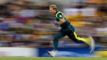 ক্রিকেট জগতে সেরা 10 ফাস্ট বোলার