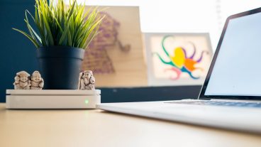 আমরা অনেকেই অনলাইনে আউটসোর্সিং করতে চাই- কিন্তু কিভাবে শুরু করতে হয়- জানুন