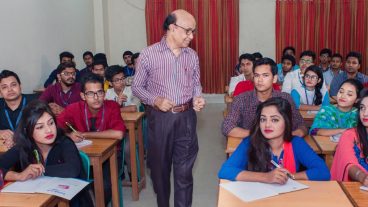 স্যারের কথা সেদিন আমায় সত্যিই ভাবিয়ে তুলেছিলো – কোথায় আছি আমরা আর কিভাবে বেড়ে উঠছি