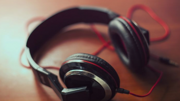 হেডফোন ও ইয়ারফোন এর মধ্যে পার্থক্য এবং ব্যবহার!