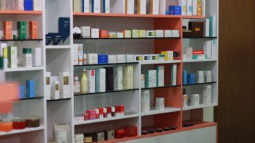 মুখে ক্রিম ঘষে রাতের ঘুম, দিনের পানির অভাব ধামাচাপা দেয়া যায় না