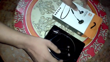 অবিশ্বাস্য হলেও সত্য মাত্র ৬৫০ টাকায় Mi এর ব্লুটুথ ইয়ারফোন পাওয়া যাচ্ছে, সাউন্ড কোয়ালিটি হোম থিয়েটারের মত