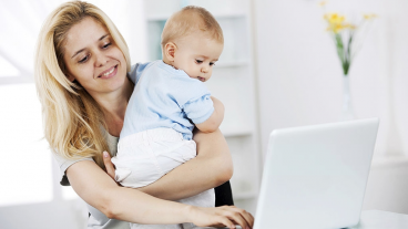 ঘরে বসেই প্রশিক্ষণ নিয়ে ফ্রিল্যান্সিং করুন