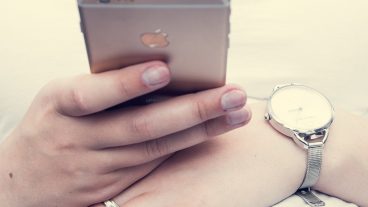 অতিরিক্ত মোবাইল ব্যবহারের পাঁচটি কুফল