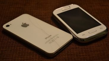 কেন অ্যাপলকে ১ বিলিয়ন মার্কিন ডলার ‘জরিমানা’ দিতে হয়েছে