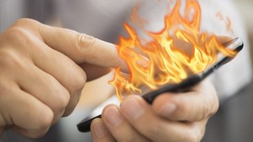 অ্যান্ড্রয়েড মোবাইল বিস্ফোরণ থেকে রক্ষার ১২টি টিপস জেনে থাকুন নিরাপদ