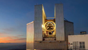 জ্যোতির্বিজ্ঞানীরা ২টি গ্রহকে সনাক্ত করেছেন যা একটি লাল বামন তারাকে প্রদক্ষিণ করে  Latest Space Video