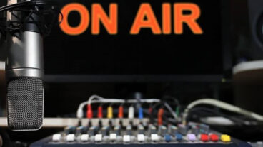 বাংলাদেশে যুক্ত হলো আরো একটি অনলাইন রেডিও এফ এম মুন