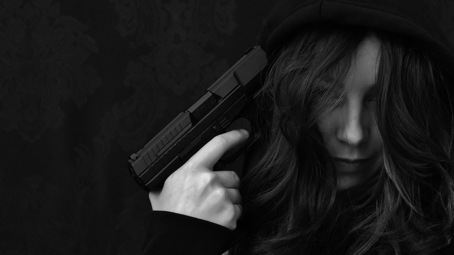 অযথা সামাজিক যোগাযোগ মাধ্যমে সময় ব্যয় না করি, বিষন্নতায় থাকা মানুষ গুলোর পাশে থেকে আত্মহত্যা প্রবণ ব্যক্তিকে সাহায্য করি