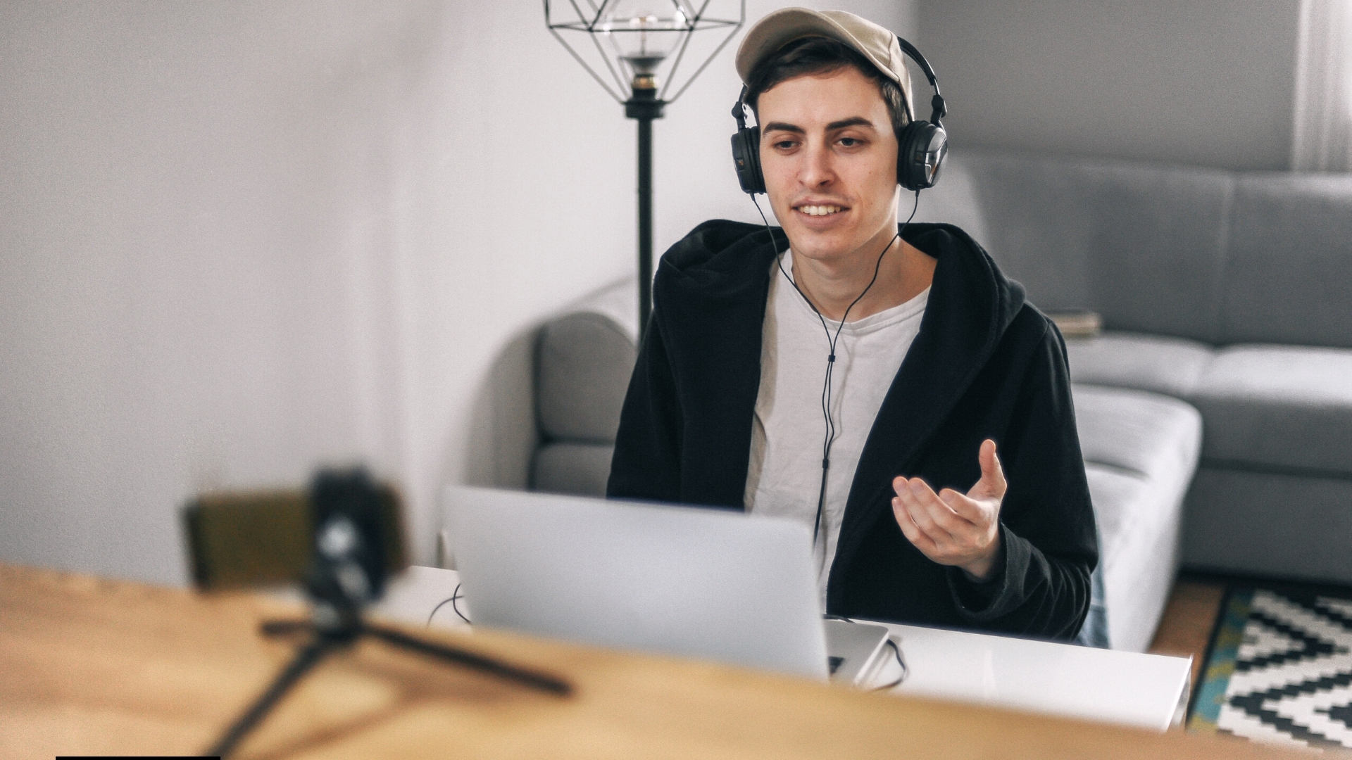 কিভাবে Influencer দের মাঝে ভারসাম্য বজায় রাখবেন?