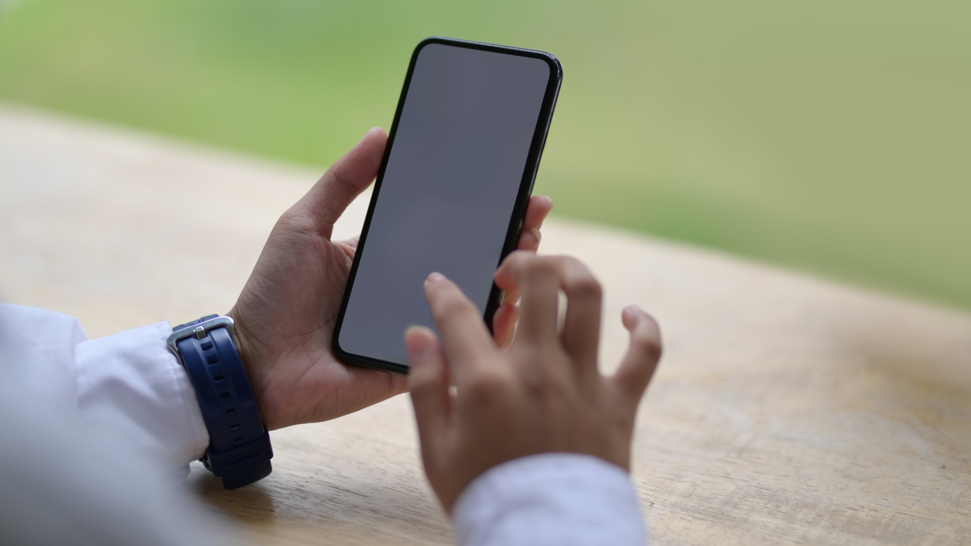 পাবলিক ওয়াইফাই এ পাশের লোকদের এড়িয়ে চলুন