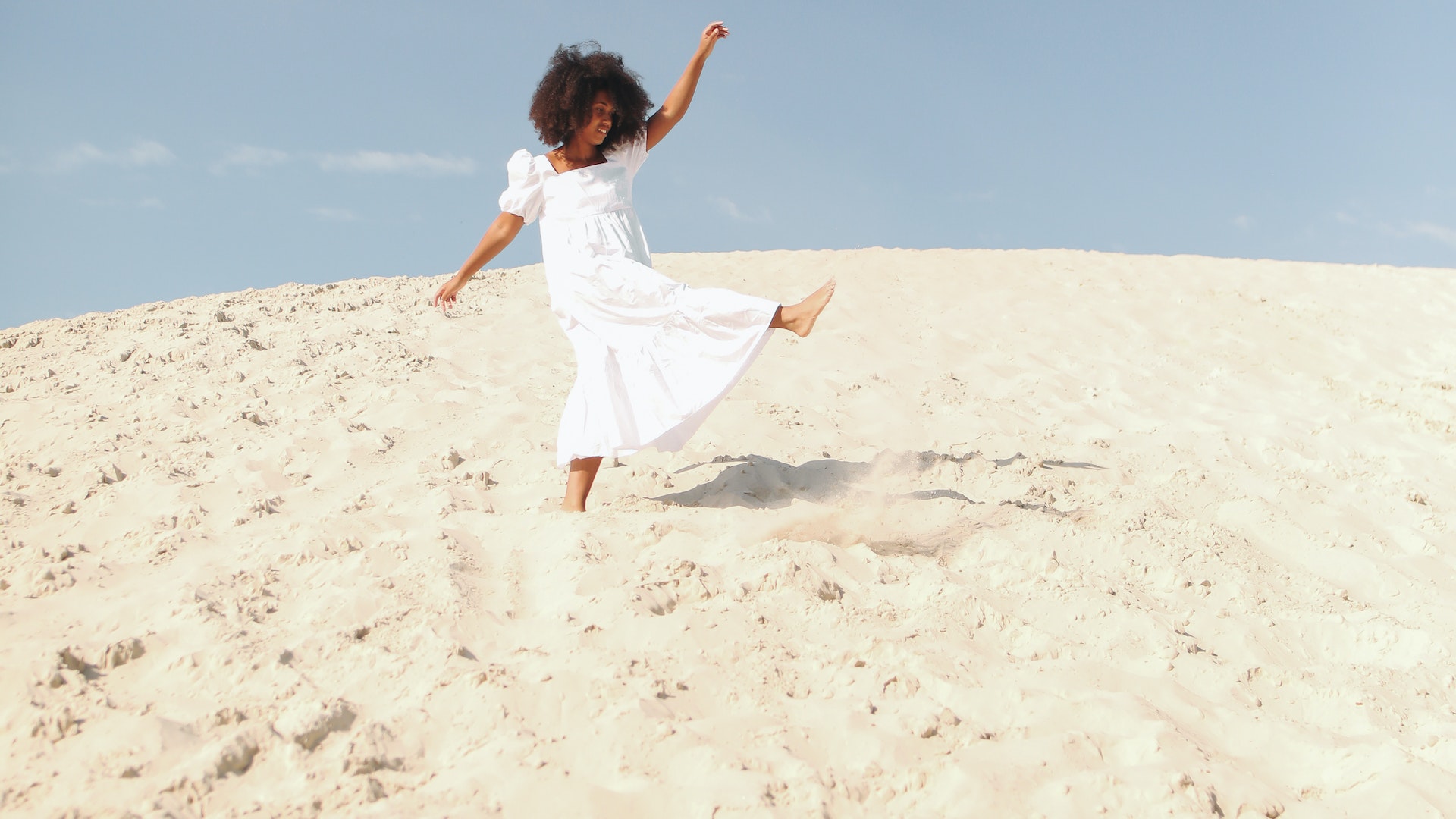 চোরাবালিতে দাঁড়িয়ে থাকলে