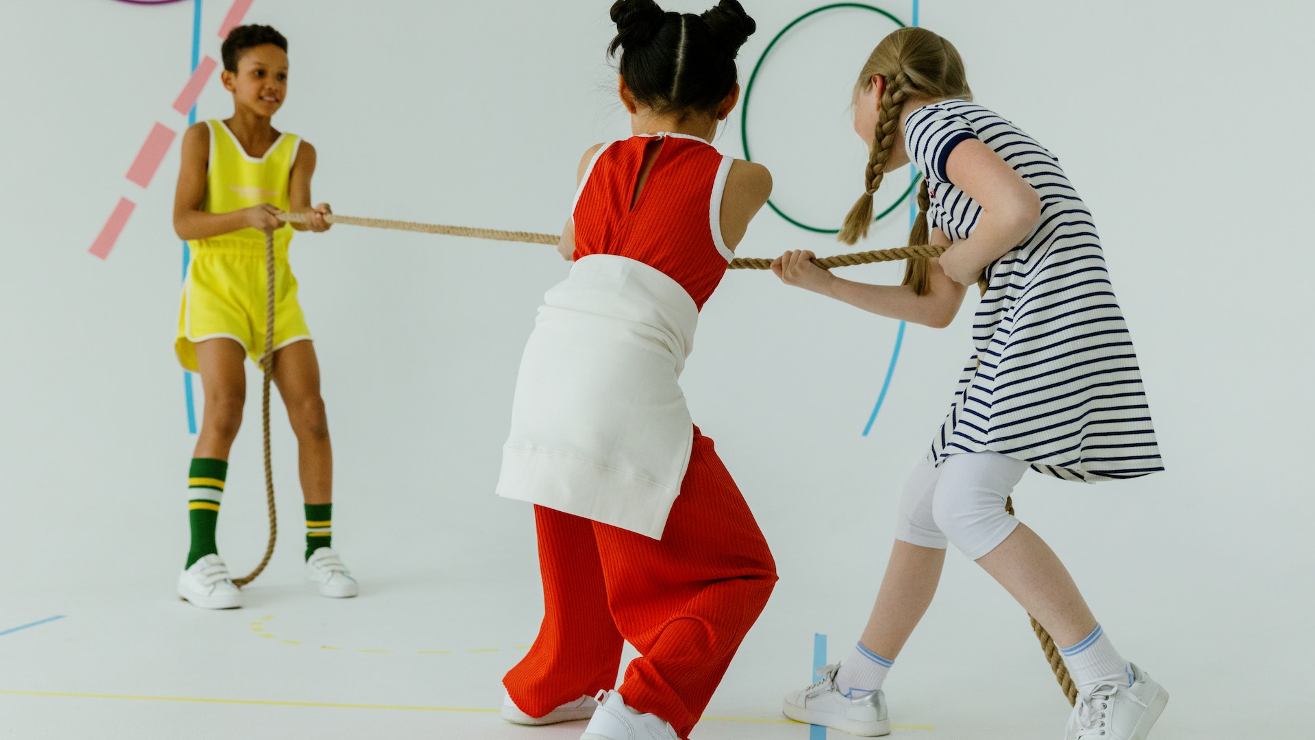 টান করা তার হঠাৎ ছেড়ে দিলে গরম হয়ে যায় কেন