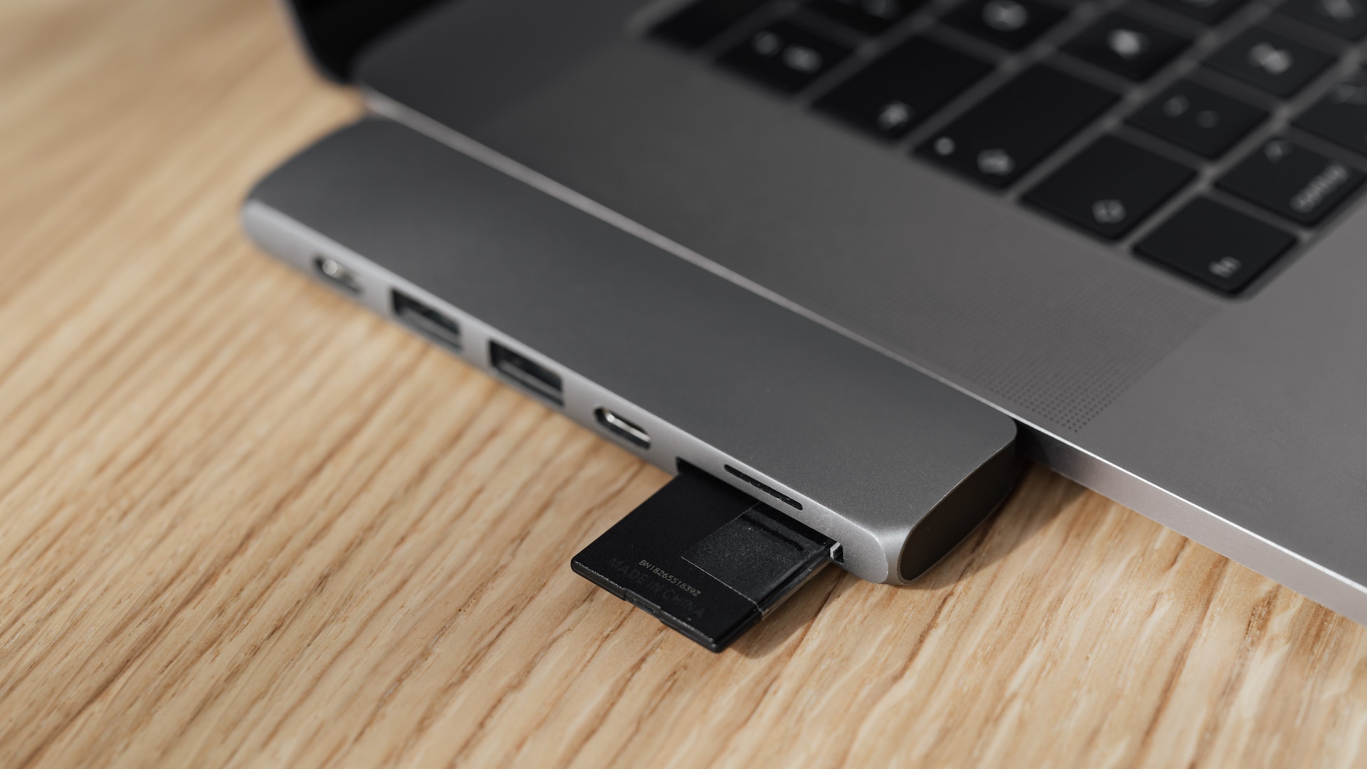 মেমরি কিংবা পেনড্রাইভের মাধ্যমে