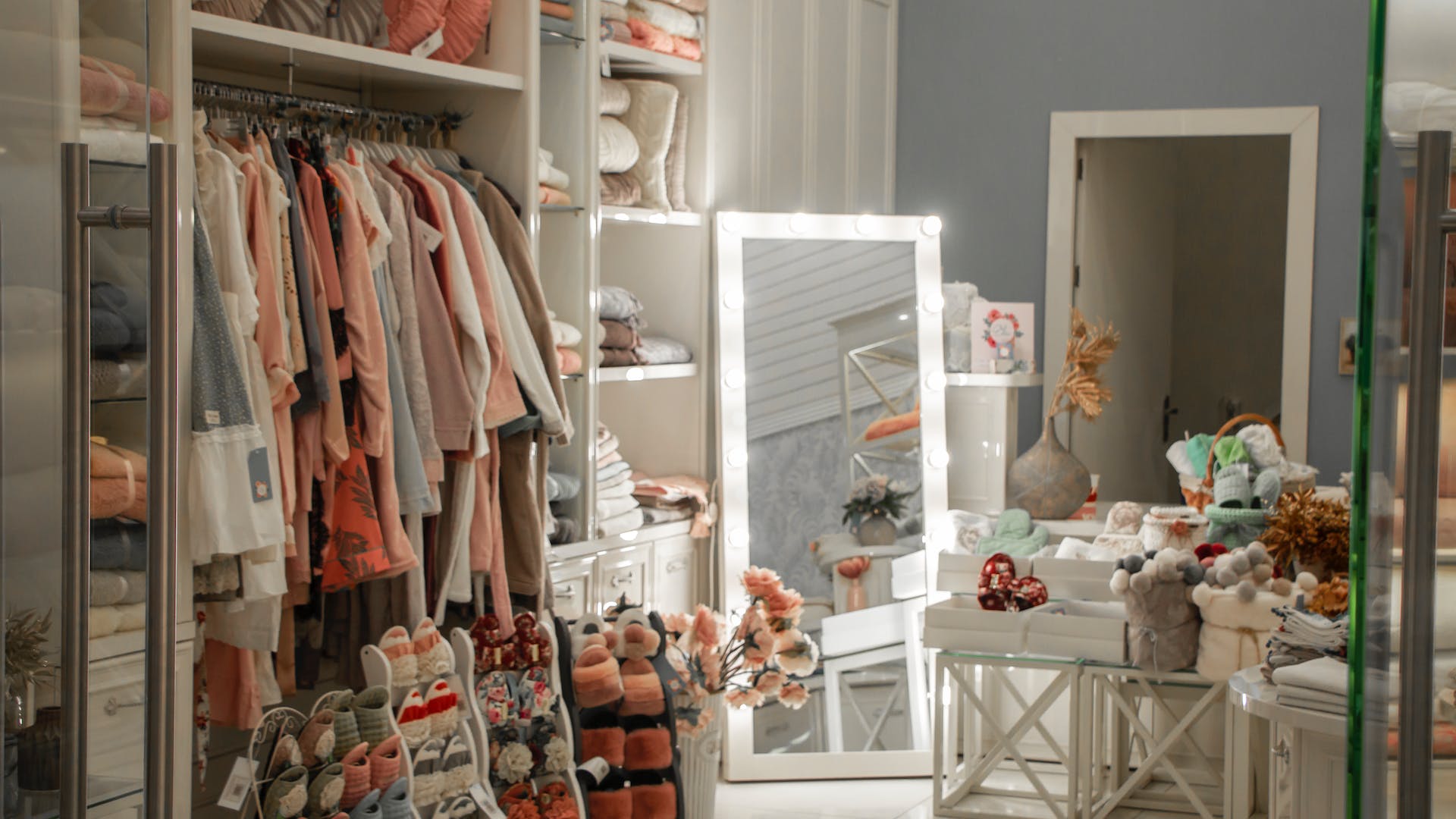 ফেসবুকে যে সব বিজনেস করবেন