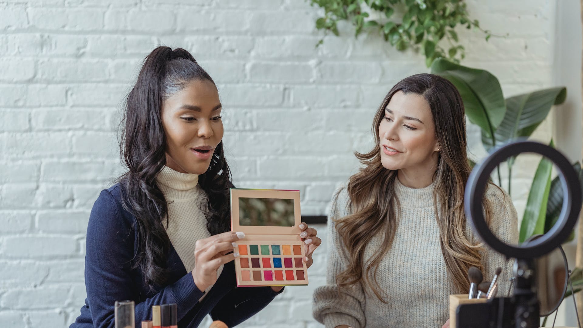 কনটেন্ট তৈরি করে বিজনেস Grow করুন