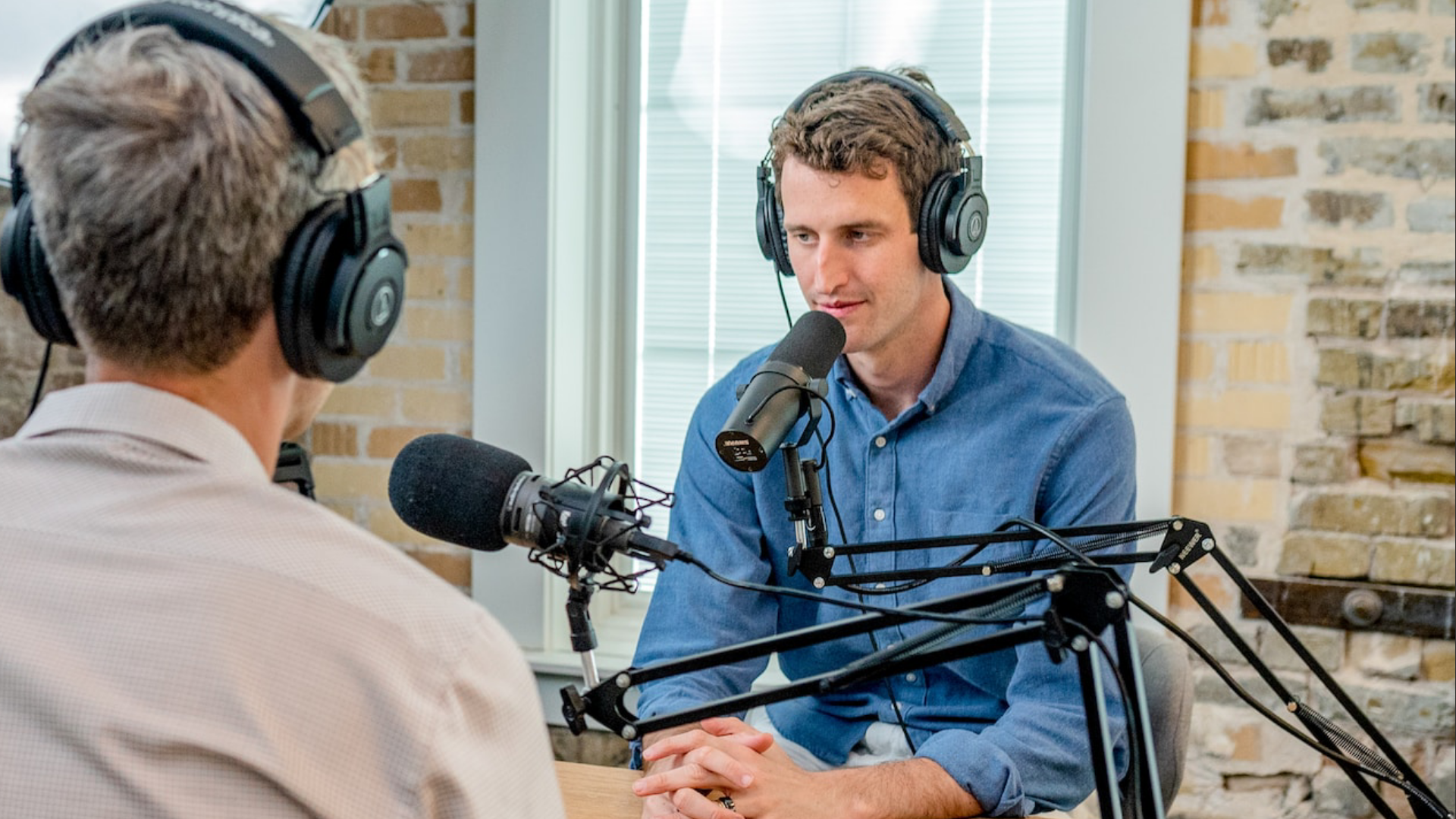 নিউজ ভিডিও তৈরি করে আয় করুন 