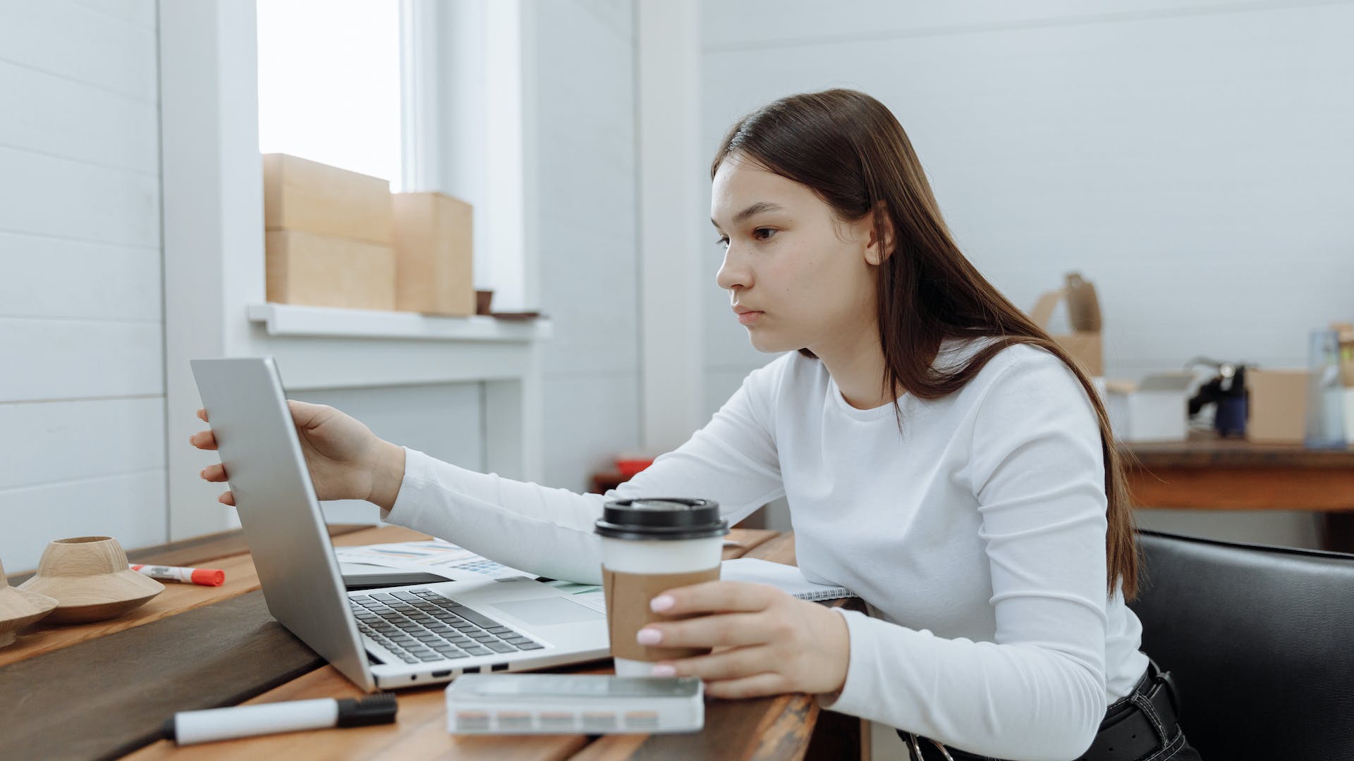 কাজের কোনো টার্গেট বা গাইডলাইন না থাকা