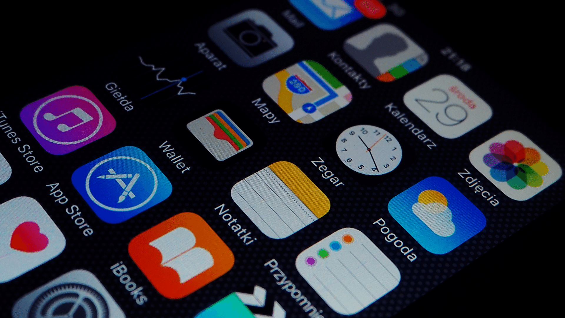 ব্যাকগ্রাউন্ডে Running থাকা অ্যাপ গুলো লিমিট করুন