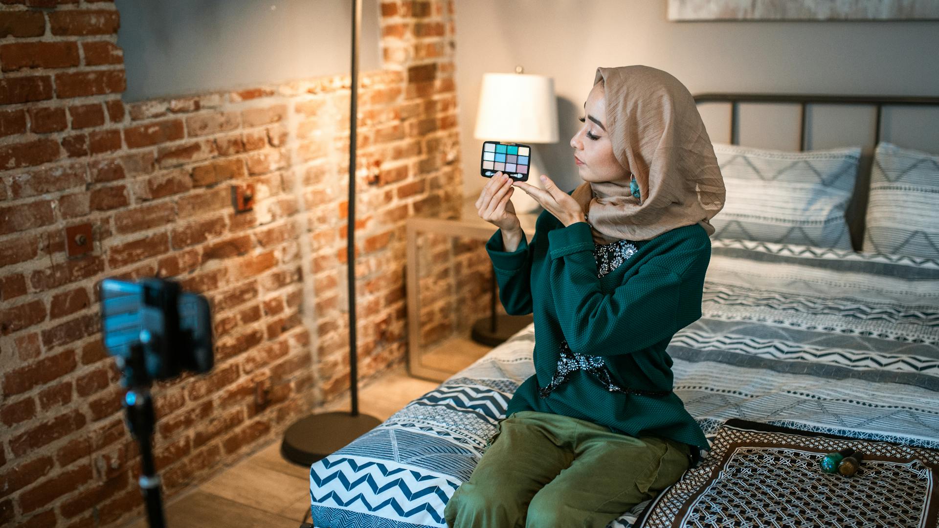 অনলাইন বিজনেস করে টিকটক থেকে আয়