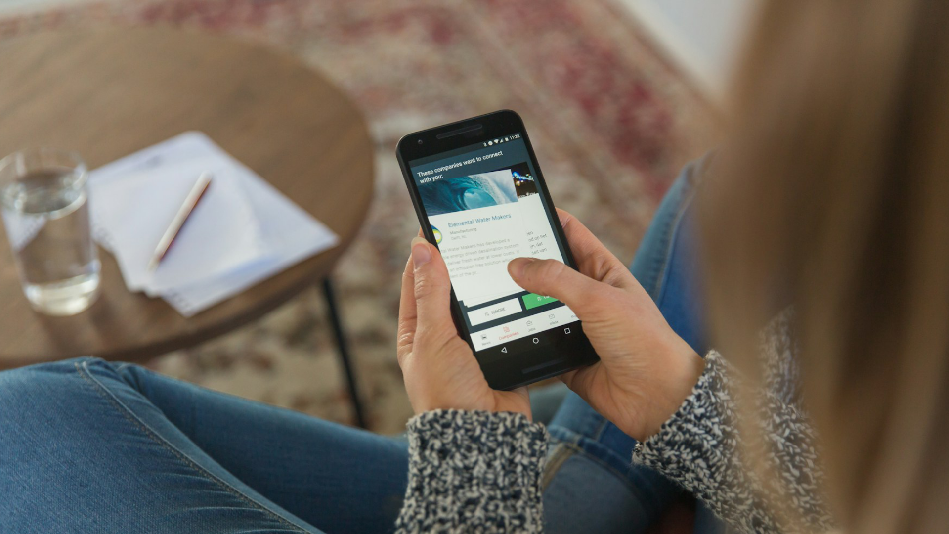 যে কোনো অনলাইন সাইট থেকে ডাউনলোড করা ছবি পেইজে আপলোড করলে