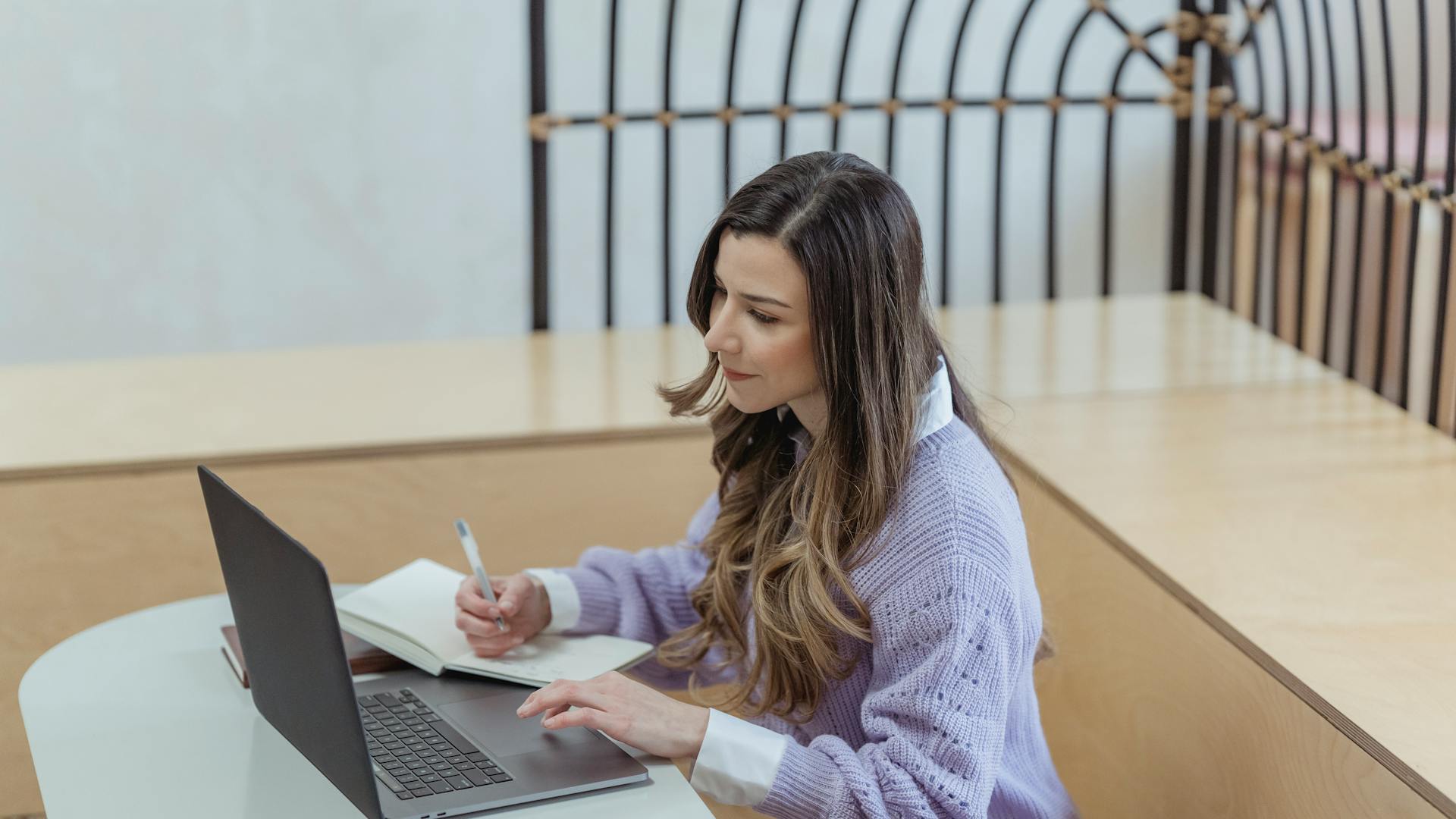 কনটেন্ট এর অন্তর্ভুক্ত তথ্য 