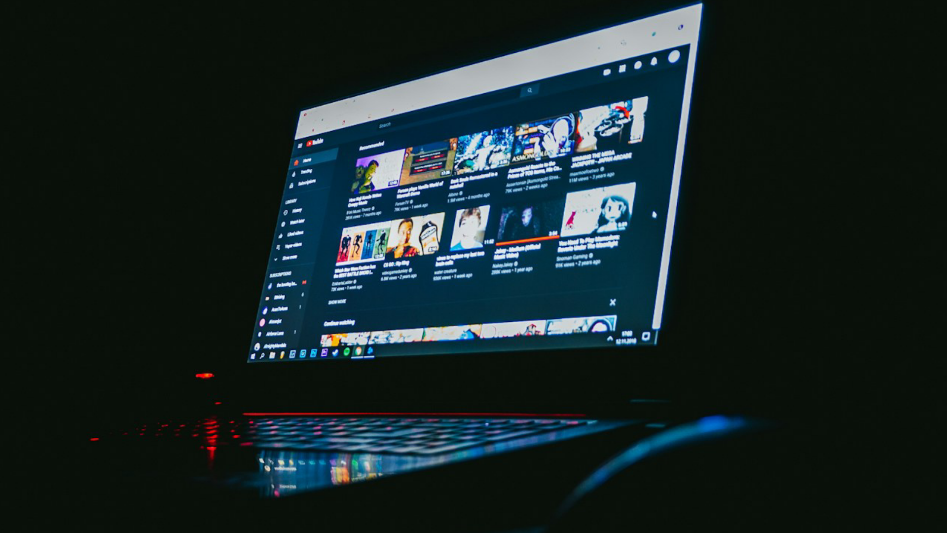 চ্যানেলের যে কোনো একটি ভিডিওতে টিউমেন্ট করুন 