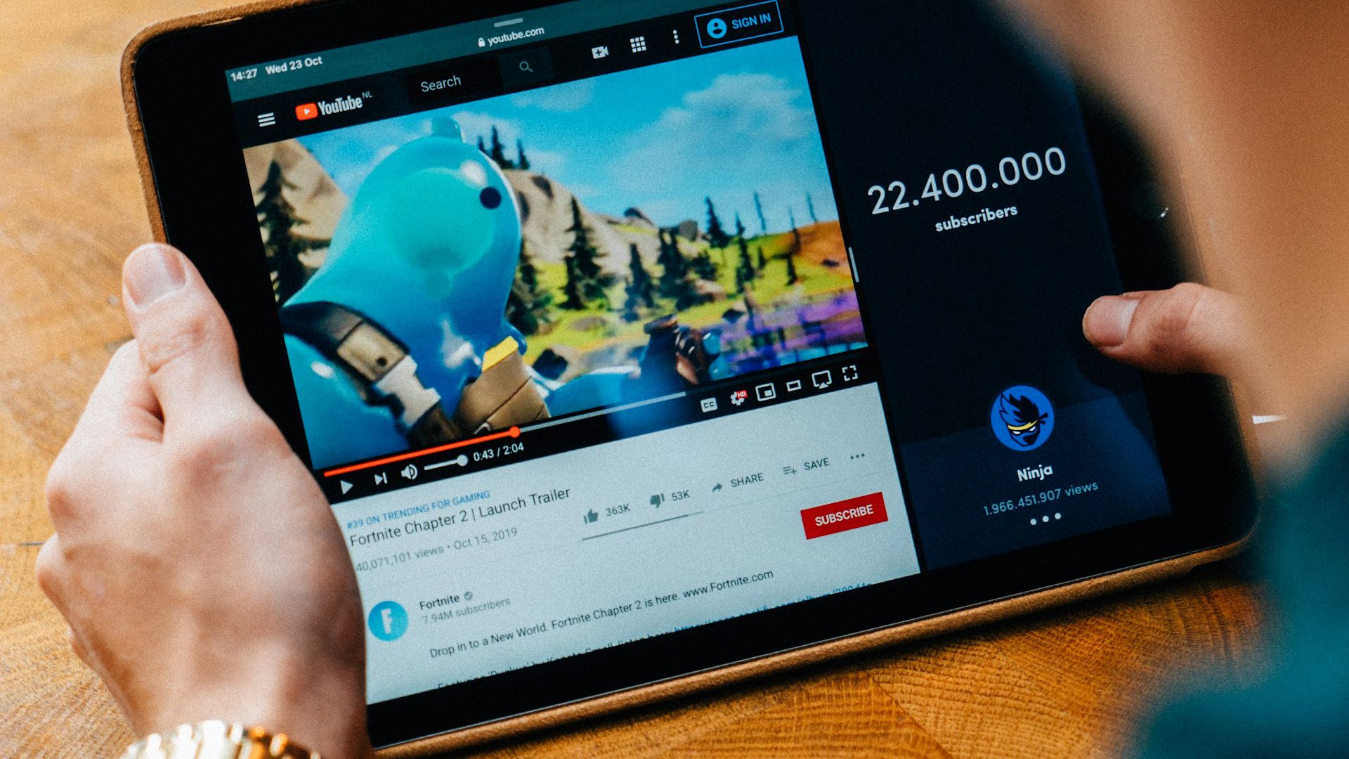 নতুন চ্যানেল খুঁজে বের করে সাবসক্রাইব করুন