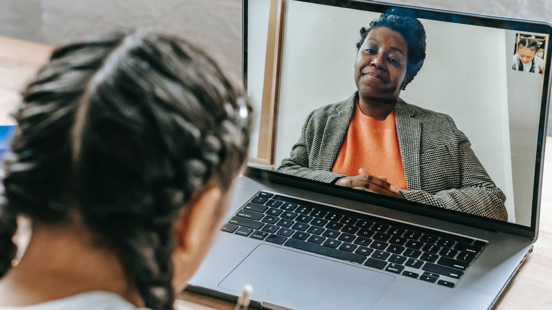 মেয়েদের জন্য ফ্রিল্যান্সিং