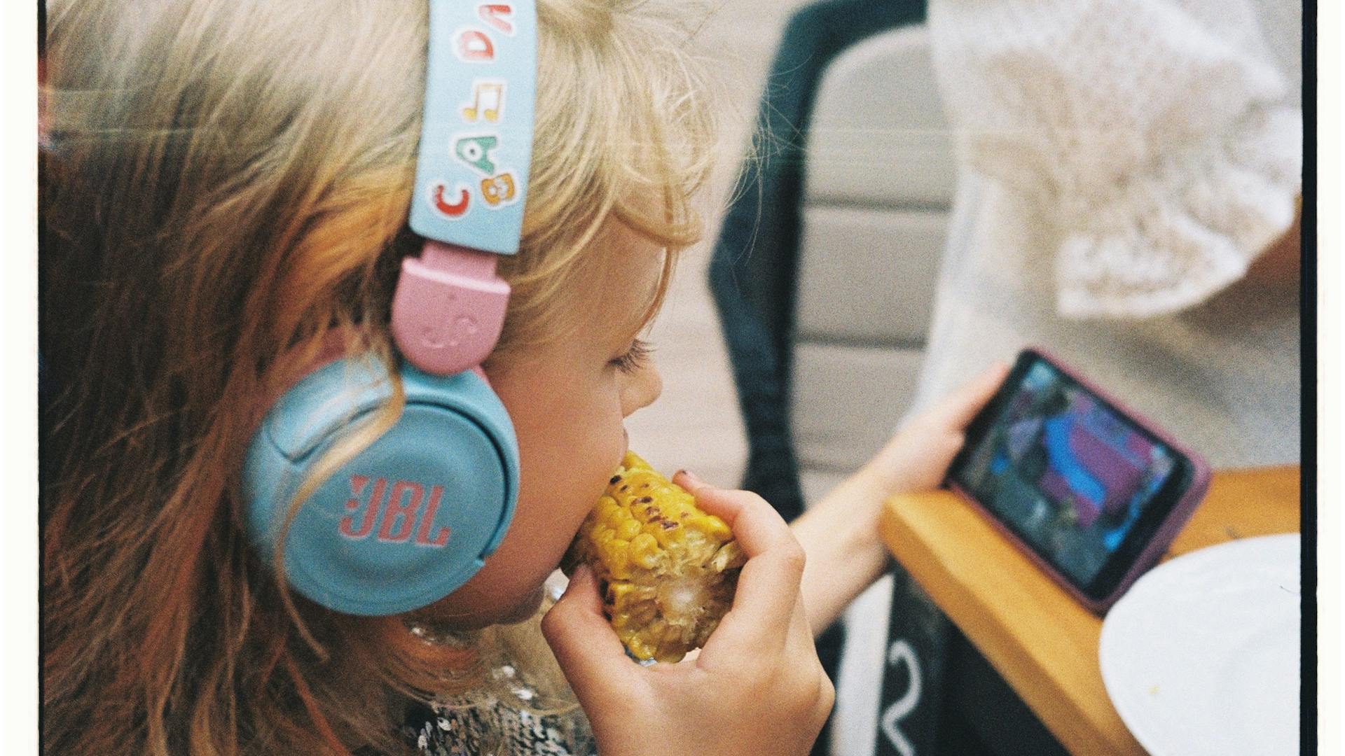 যে কোনো কাজের বিনিময়ে মোবাইল অফার করা থেকে বিরত থাকুন