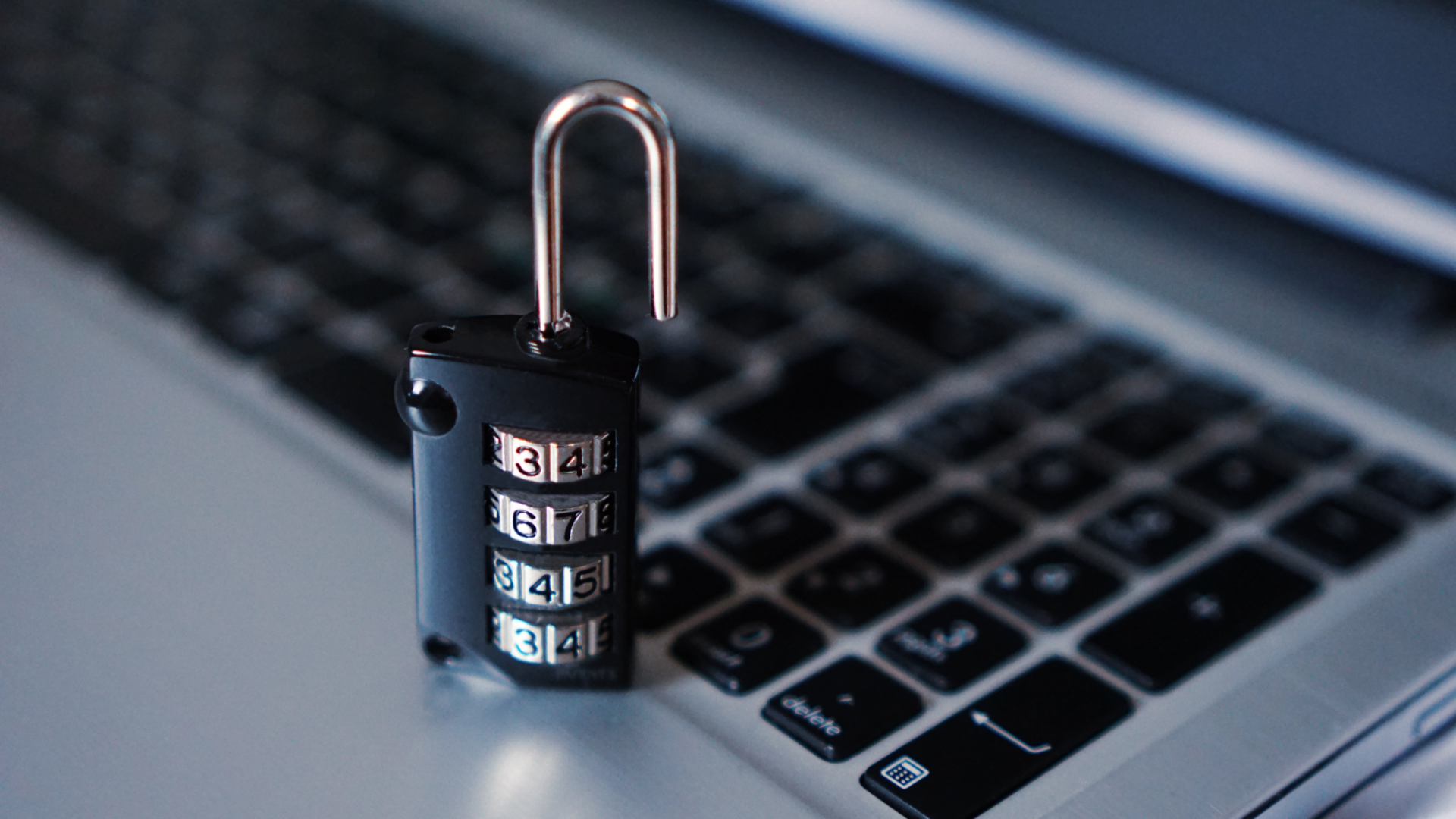 ইন্টারনেট জগতে নিরাপদ থাকবেন যেভাবে