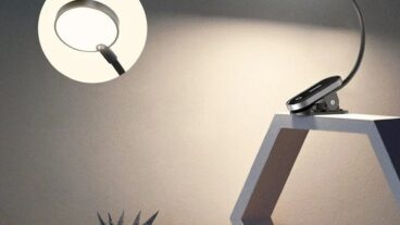 সত্যিই Baseus Mini Clip Lamp দিয়ে রাতে শুয়েও বই পড়া যাবে